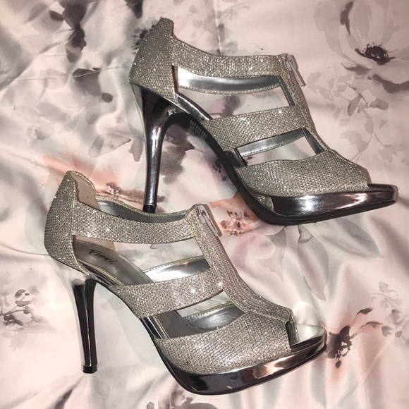 Sparkly Heels - Picture 2 of 3